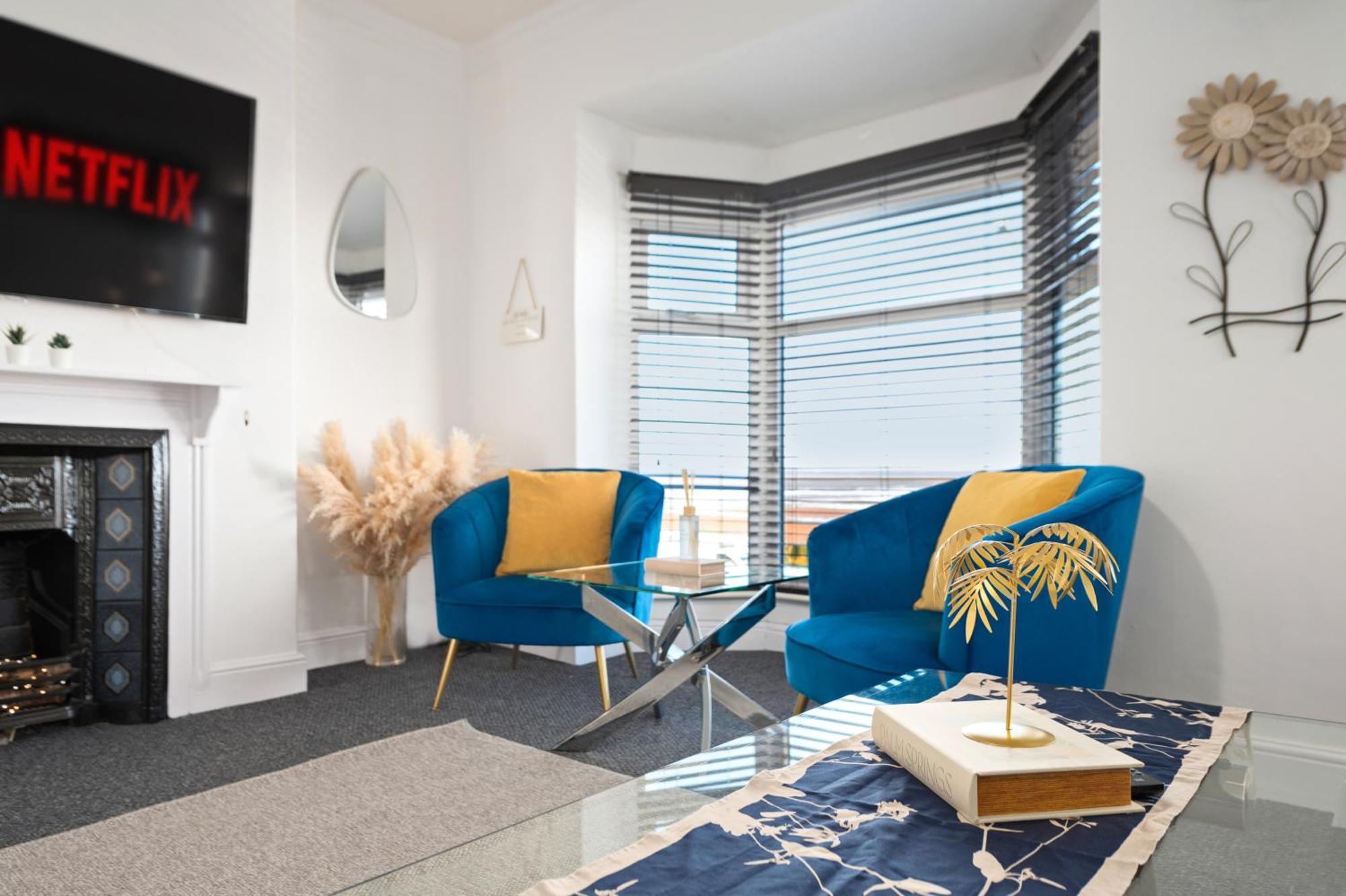 Sunny Seaside Paradise * Cleethorpes